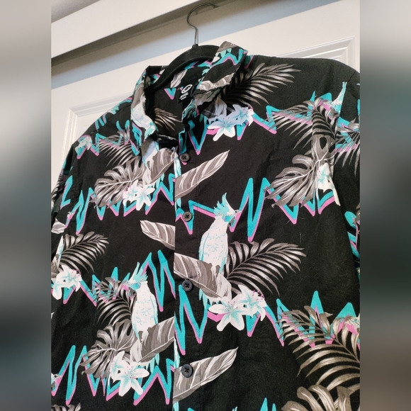 Neff Men's Bird Design Button Down Shirt Size M - Picture 2 of 2